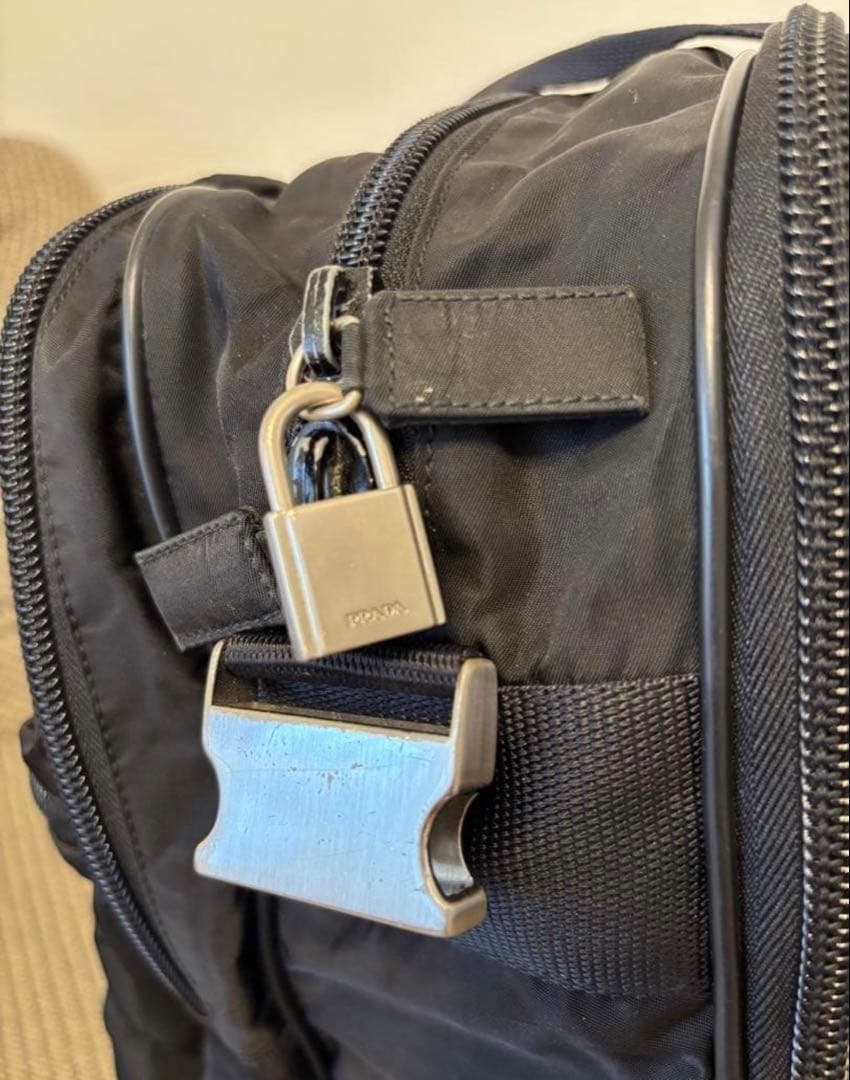 PRADA ブラック ボストンバッグ　ビジネスバッグ　プラダ