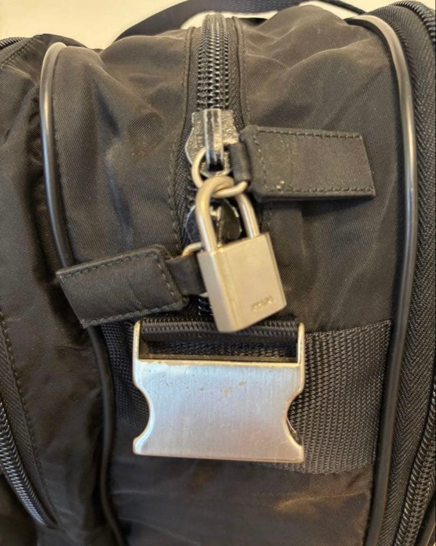 PRADA ブラック ボストンバッグ　ビジネスバッグ　プラダ