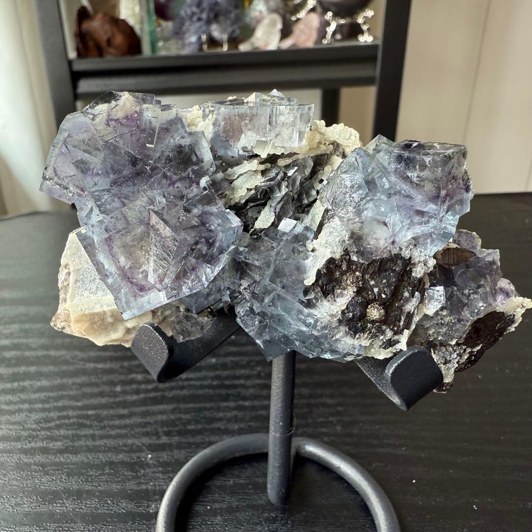 天然石カルサイト&ウォルフラマイト共生のフローライト原石NO.062313