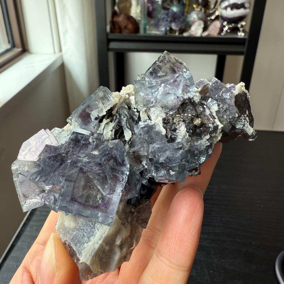 天然石カルサイト&ウォルフラマイト共生のフローライト原石NO.062313