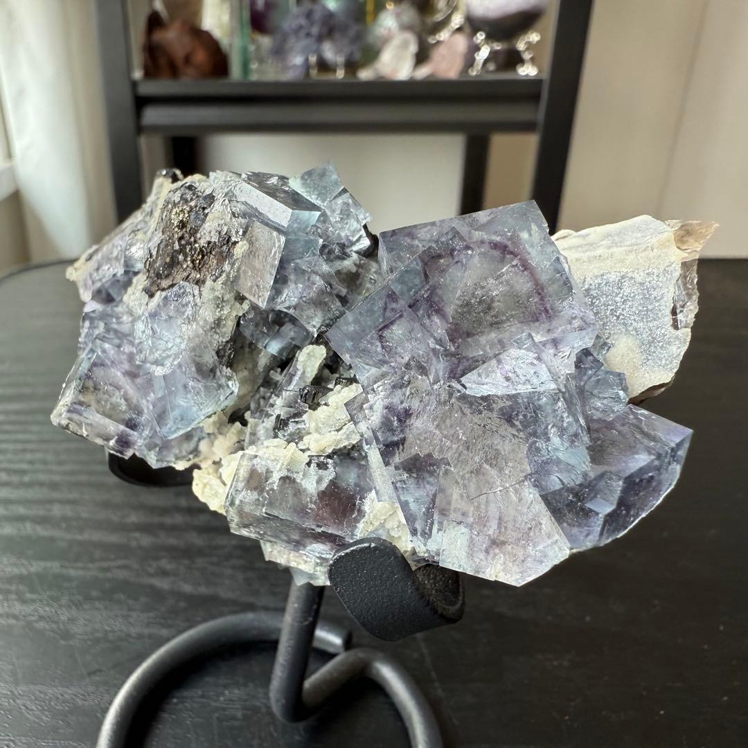 天然石カルサイト&ウォルフラマイト共生のフローライト原石NO.062313