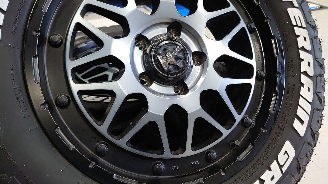 ナイトロパワー☆スティンガーM29☆モンスタタイヤ225/65R17☆中古品☆