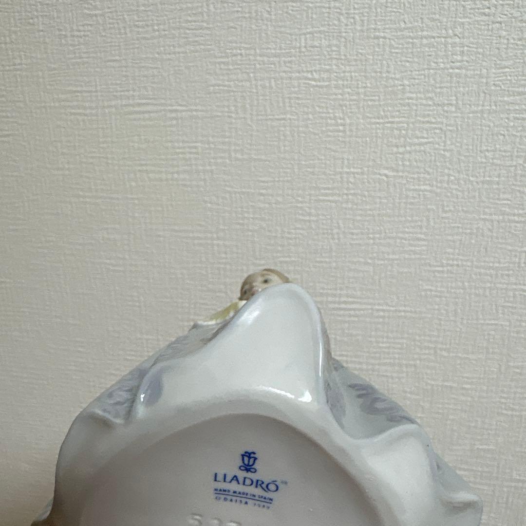 リヤドロ LLADRO 「バレンシアの少女」　　　　　　新品！可愛い！
