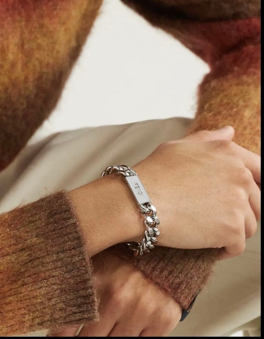 FENDI シルバー チェーンブレスレット 箱付き