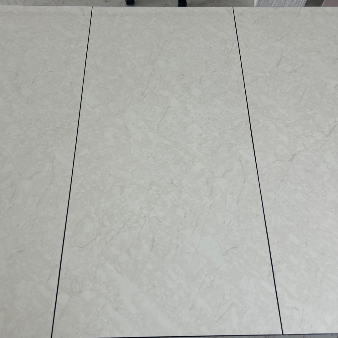 ホワイト大理石風ダイニングテーブル　日本製　定価10万円