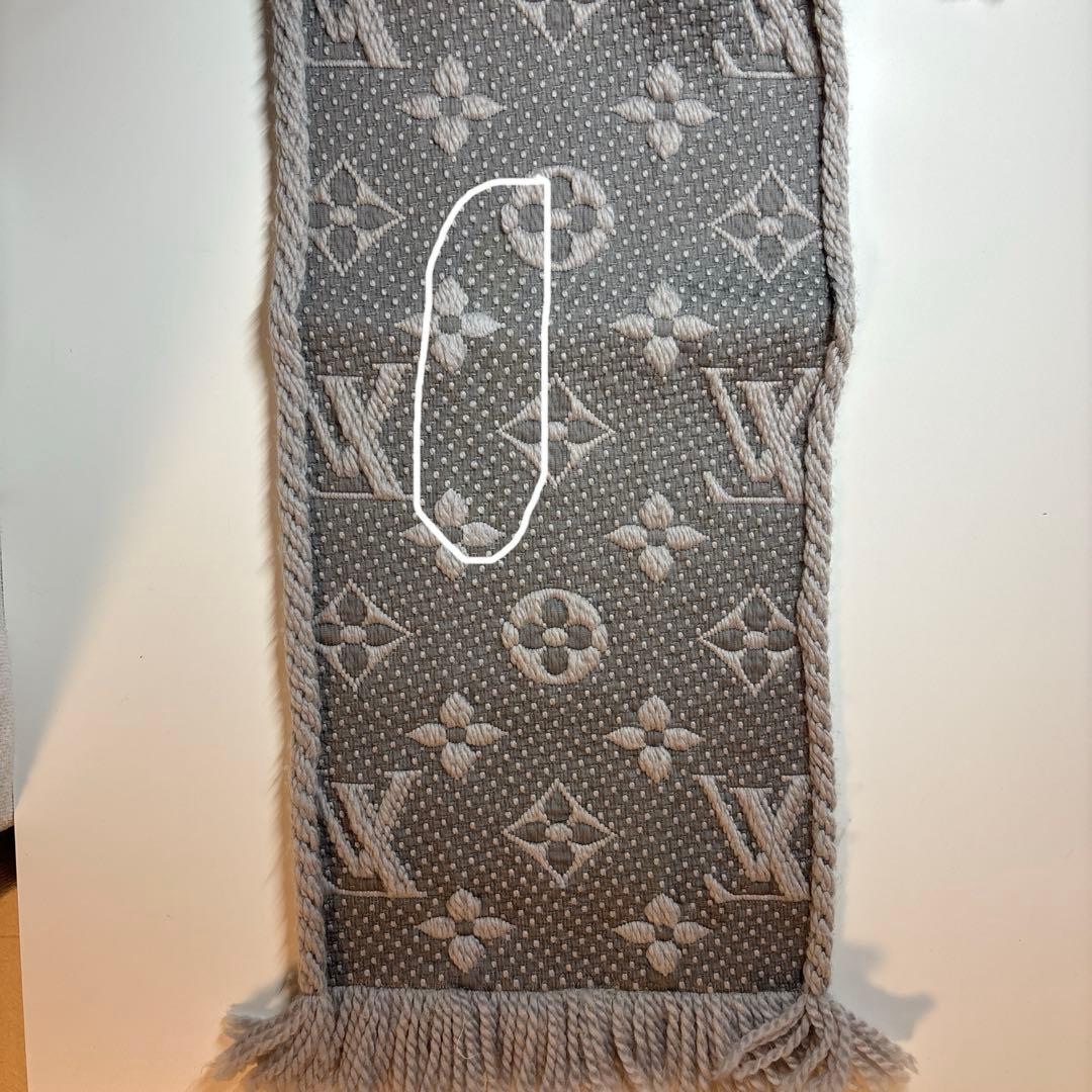 LOUIS VUITTON グレーマフラー　モノグラム