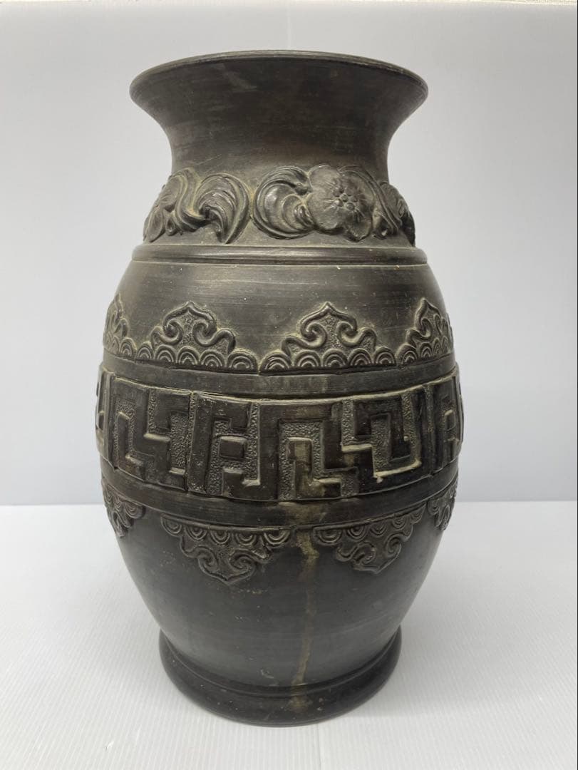 大型　花瓶　花器　壺　インテリア　コレクション　経年品　彫細工　金属製