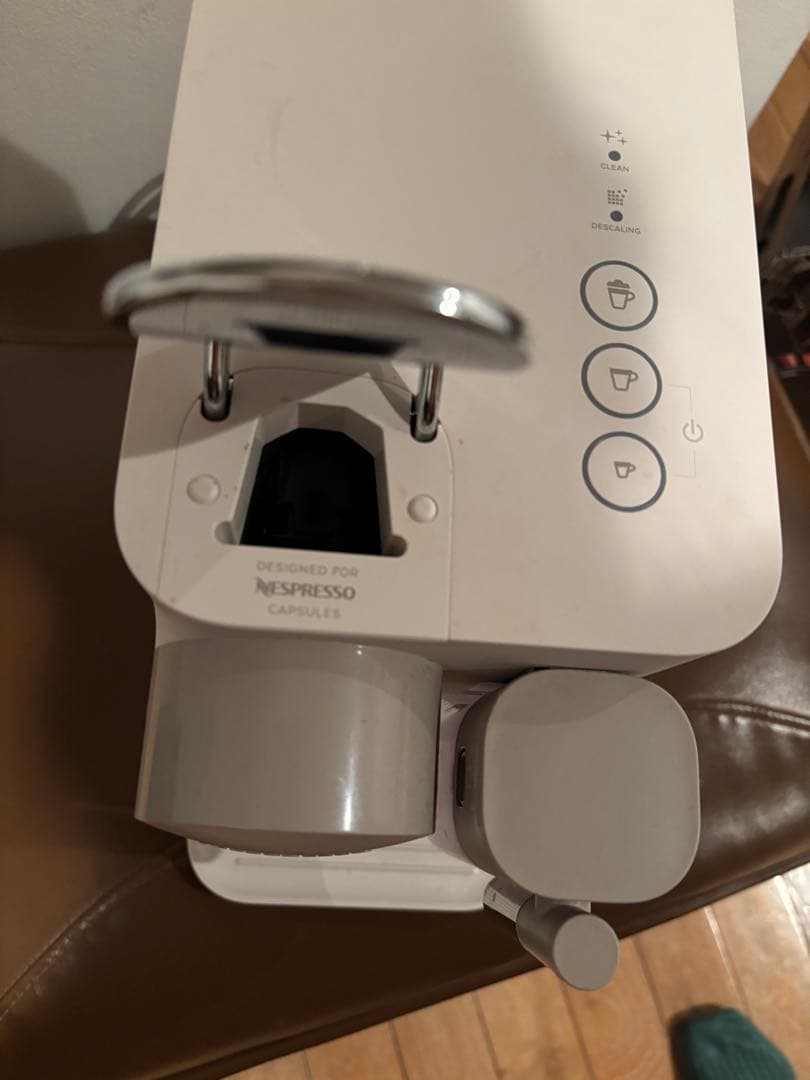 Nespresso ラティシマ・ワン カプセル式コーヒーメーカー F111型