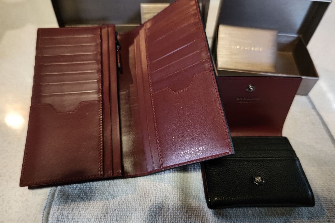 ブルガリBULGARI ブラック 長財布、ケース2点セット箱付き。