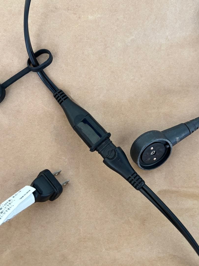 アストンマーティン 12V 純正バッテリーチャージャー 充電器 コンディショナー