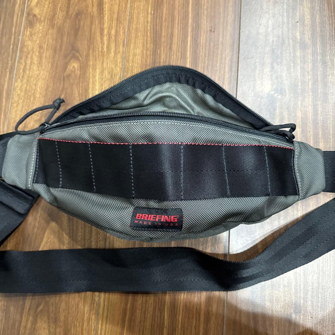 値引き！BRIEFING TRIPOD ショルダーバッグ