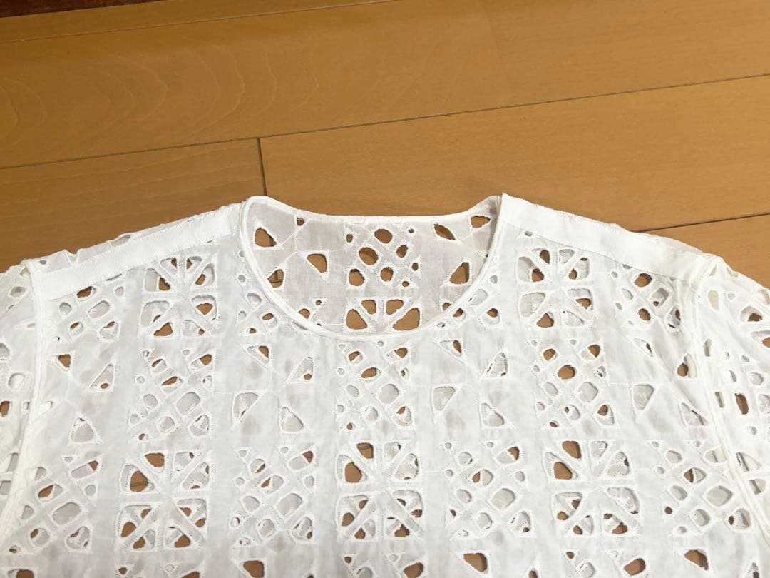 トゥモローランド　トライアングル　カットワークレース　ブラウス　トップス