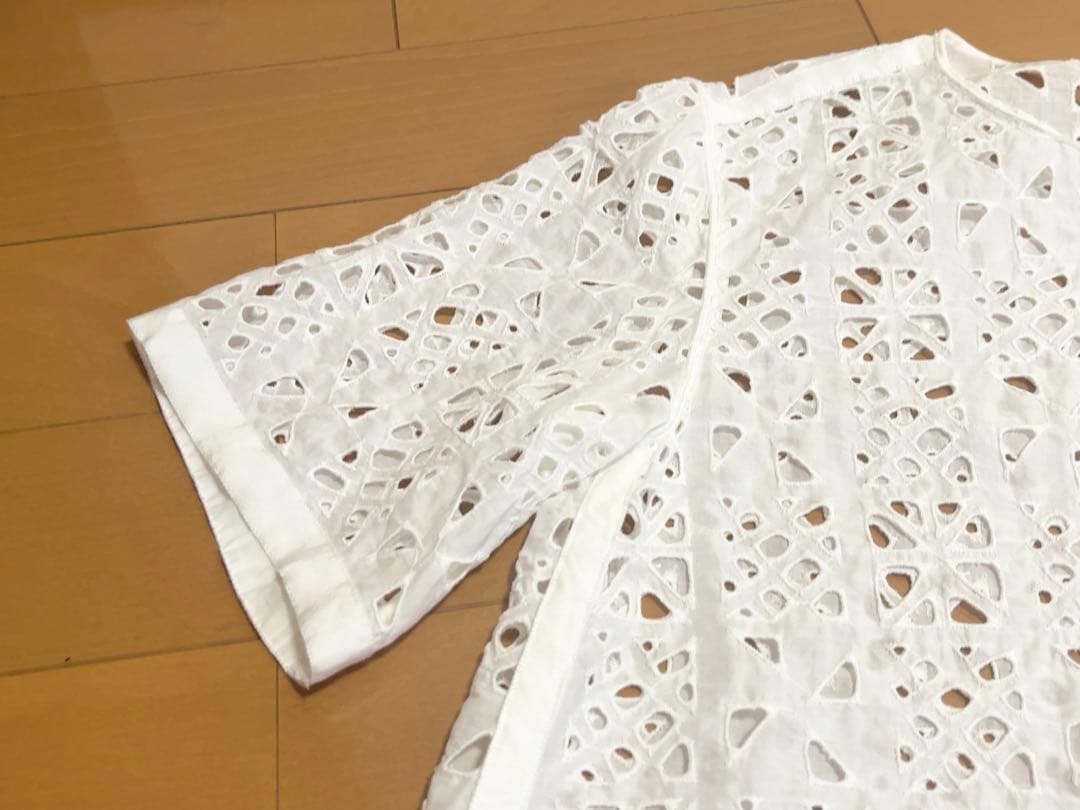 トゥモローランド　トライアングル　カットワークレース　ブラウス　トップス