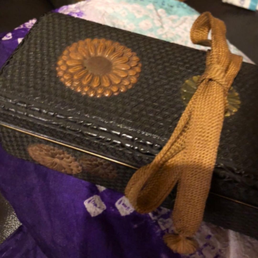 菊紋　銀金具中梨子硯箱　銀水滴