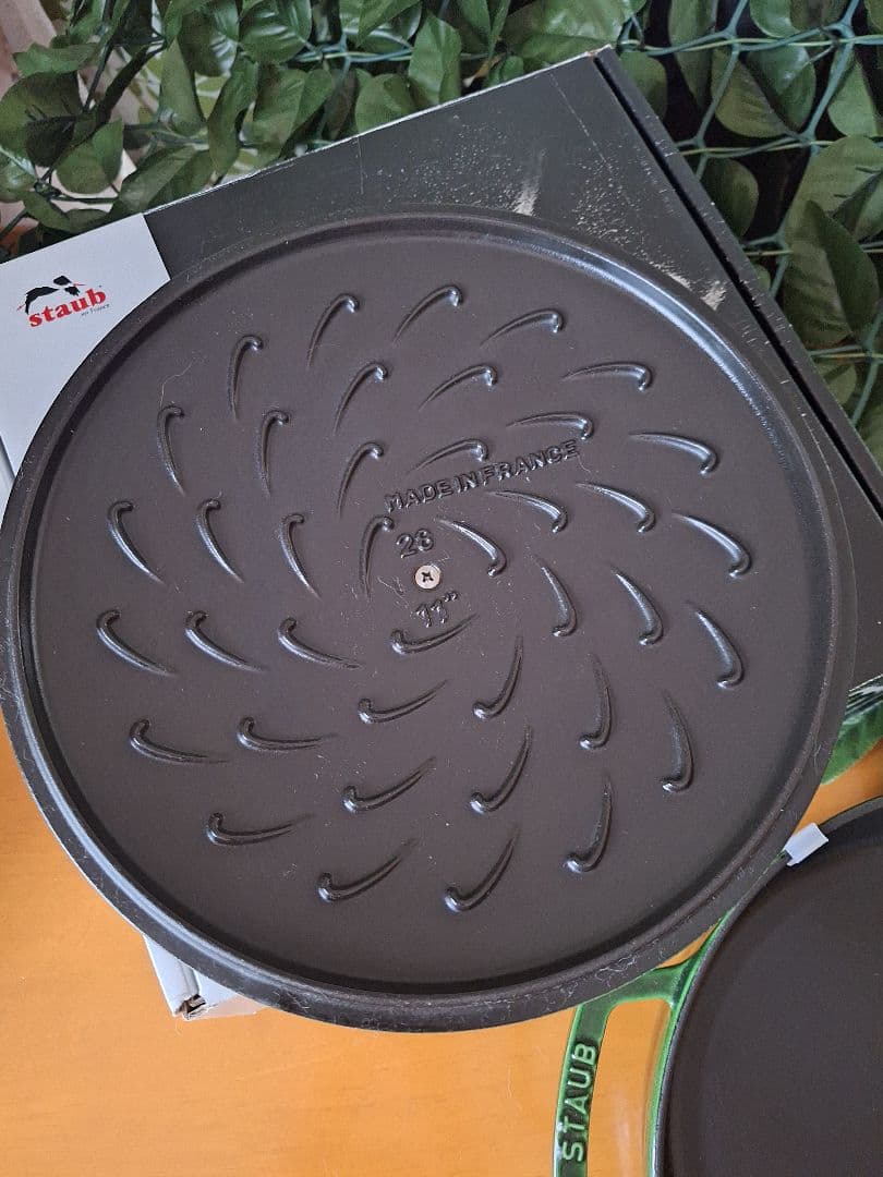 【美品】STAUBストウブ ブレイザーソテーパン　バジル グリーン　28cm