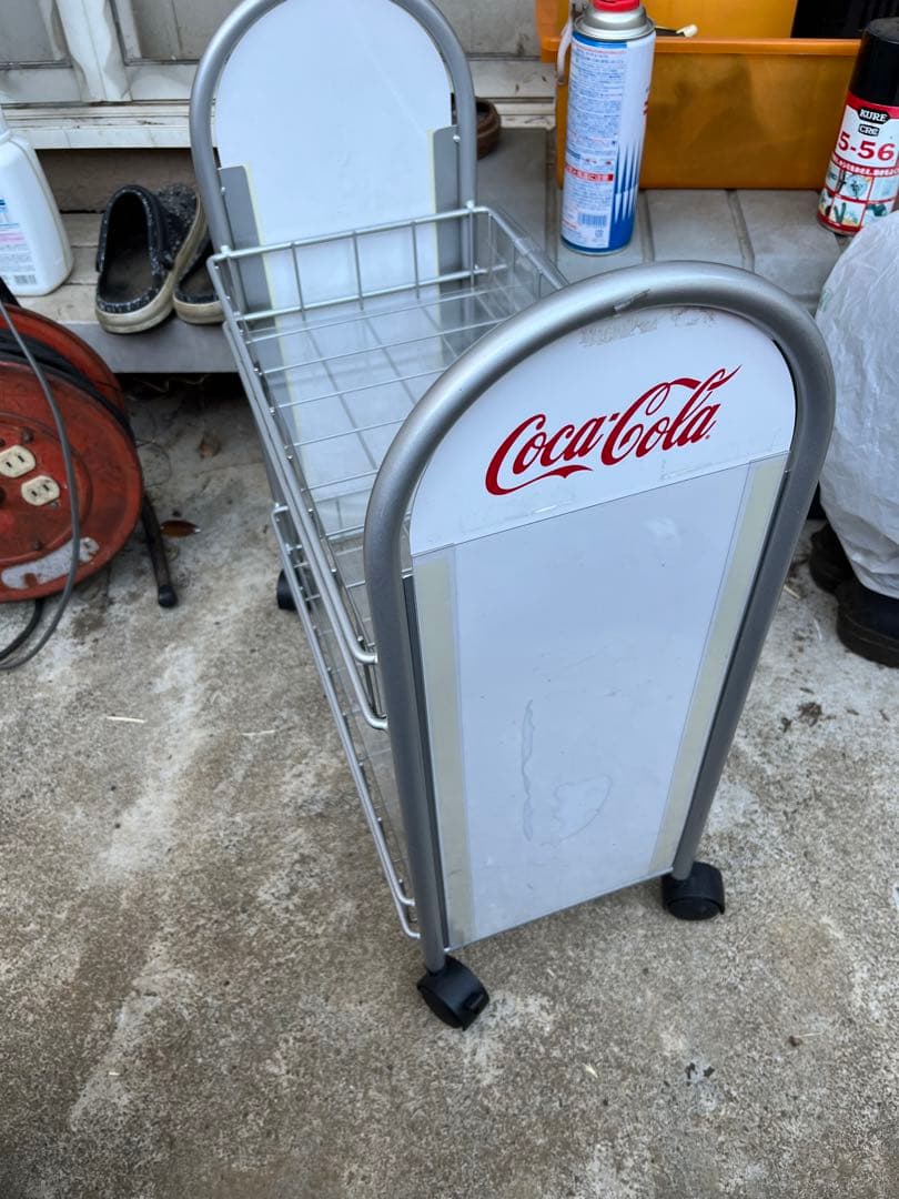 コカコーラ　収納棚キャスター付