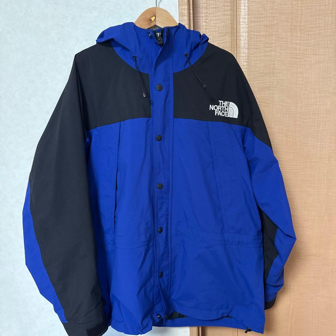 K*る様 THE NORTH FACE マウンテンパーカー 青黒