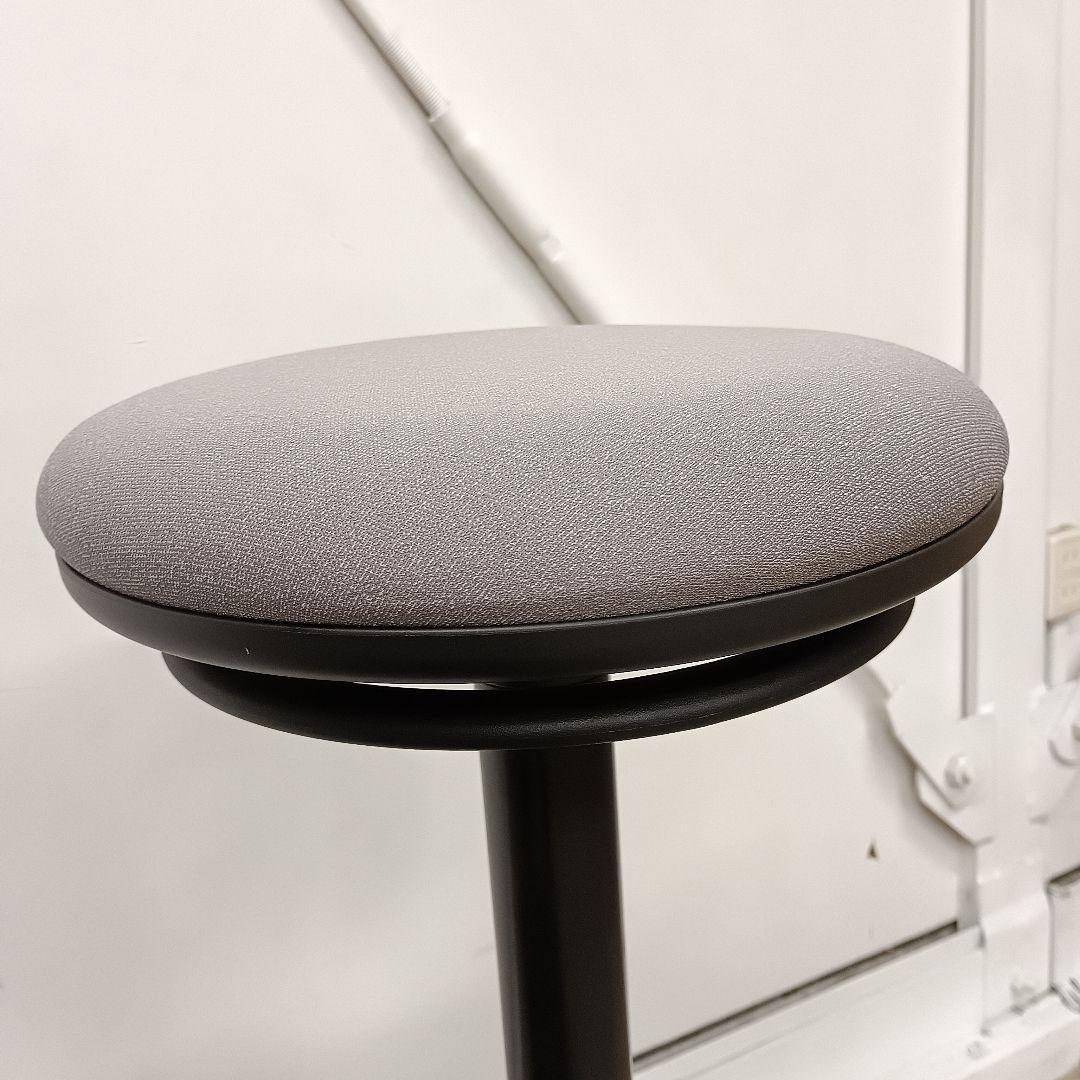 オカムラ　ピルエット　昇降　回転　スツール　スイング脚　グレー　ブラック脚