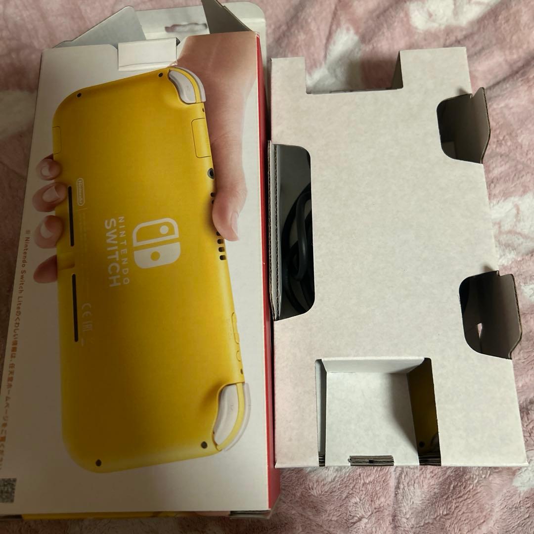 Switch ライト イエロー 充電器、箱あり