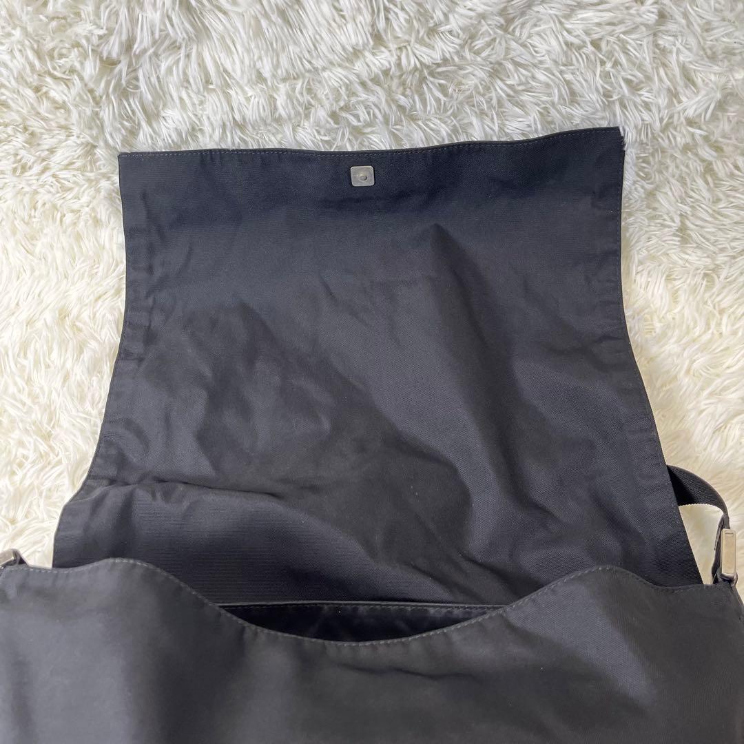 美品✨ GUCCI メッセンジャーバッグ 黒 キャンバス レザー A4収納可能