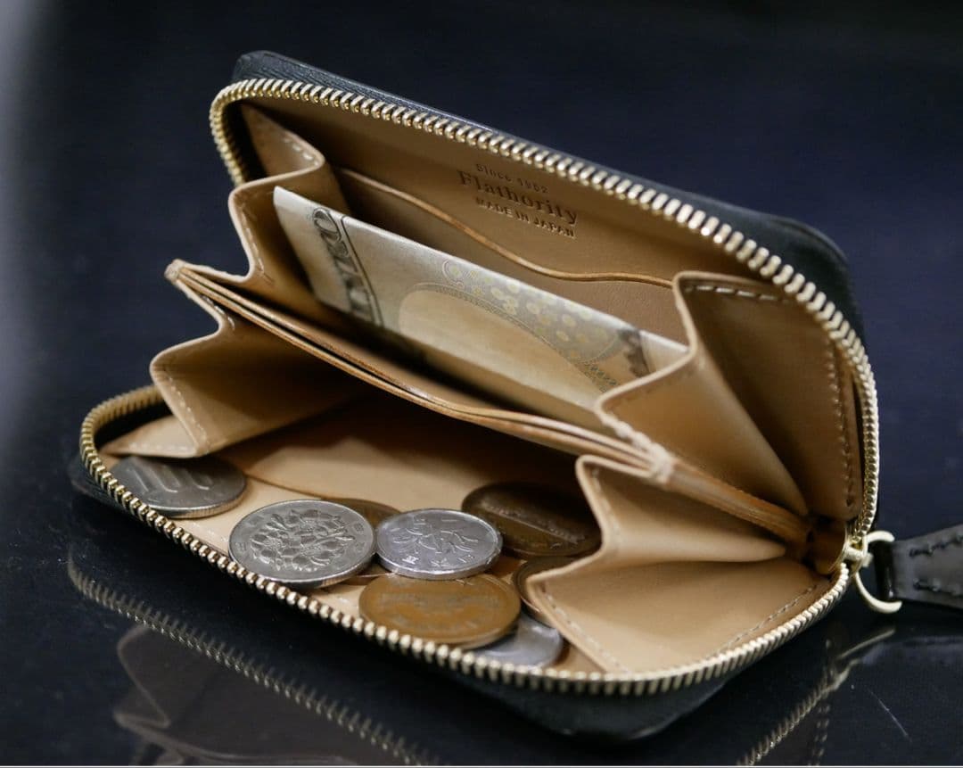 【★期間限定セール】Flathority シェルコードバンラウンドケース黒