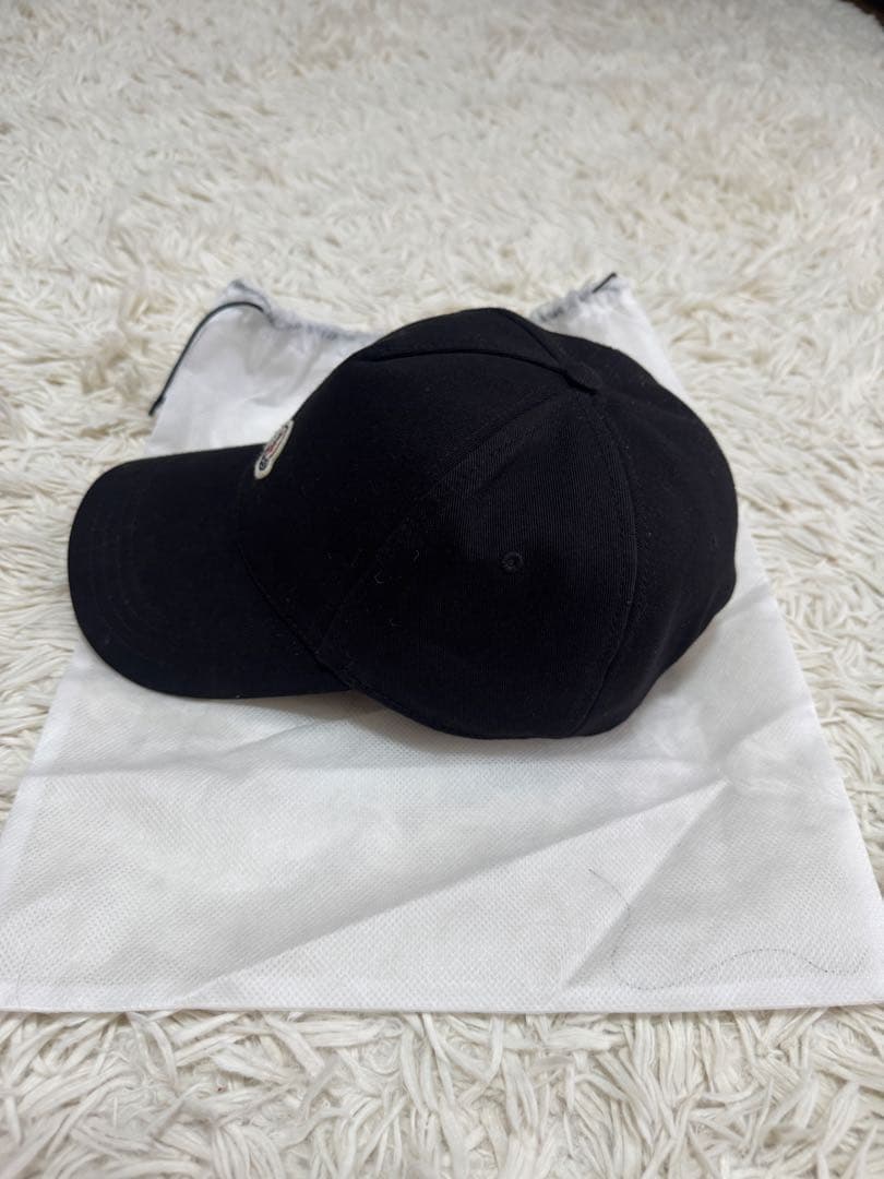 正規品MONCLER ブラック ベースボールキャップレディース