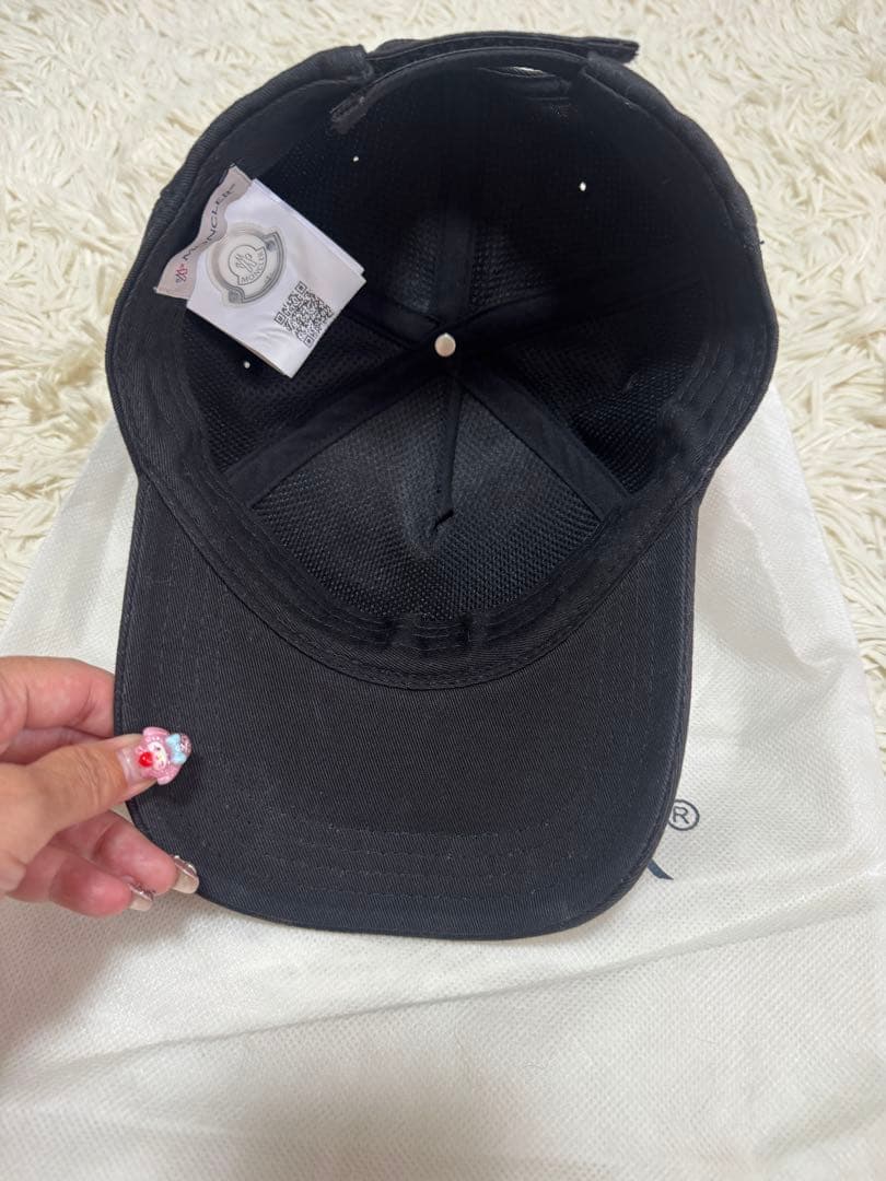 正規品MONCLER ブラック ベースボールキャップレディース