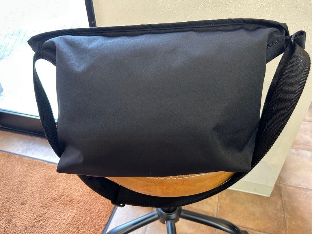 バッグ manhattan portageBLACK MESSENGER BAG (S)