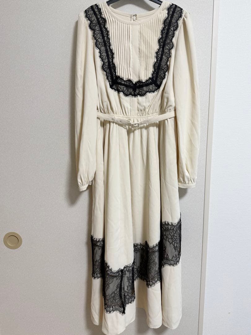 ワンピース Rosaline Lace Trimmed Dress her lip to
