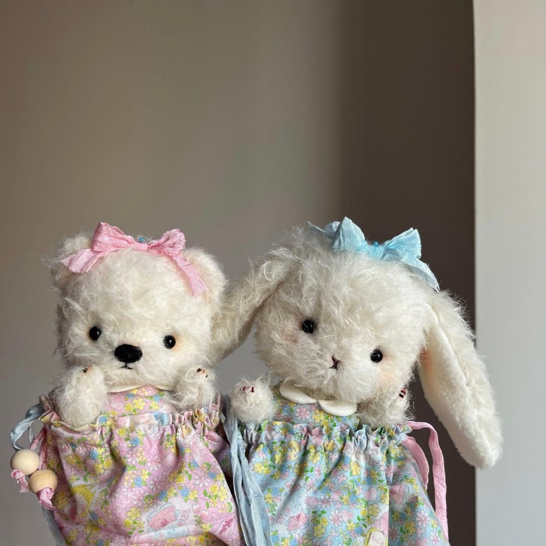 可愛らしい白猫さん アーティストベア 海外作家様 ハンドメイド ぬいぐるみ