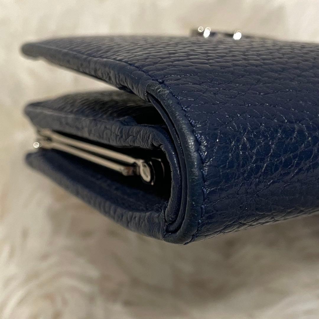 美品 ヴィヴィアンウエストウッド 二つ折り財布 シボ革 がま口 ネイビー 箱付き