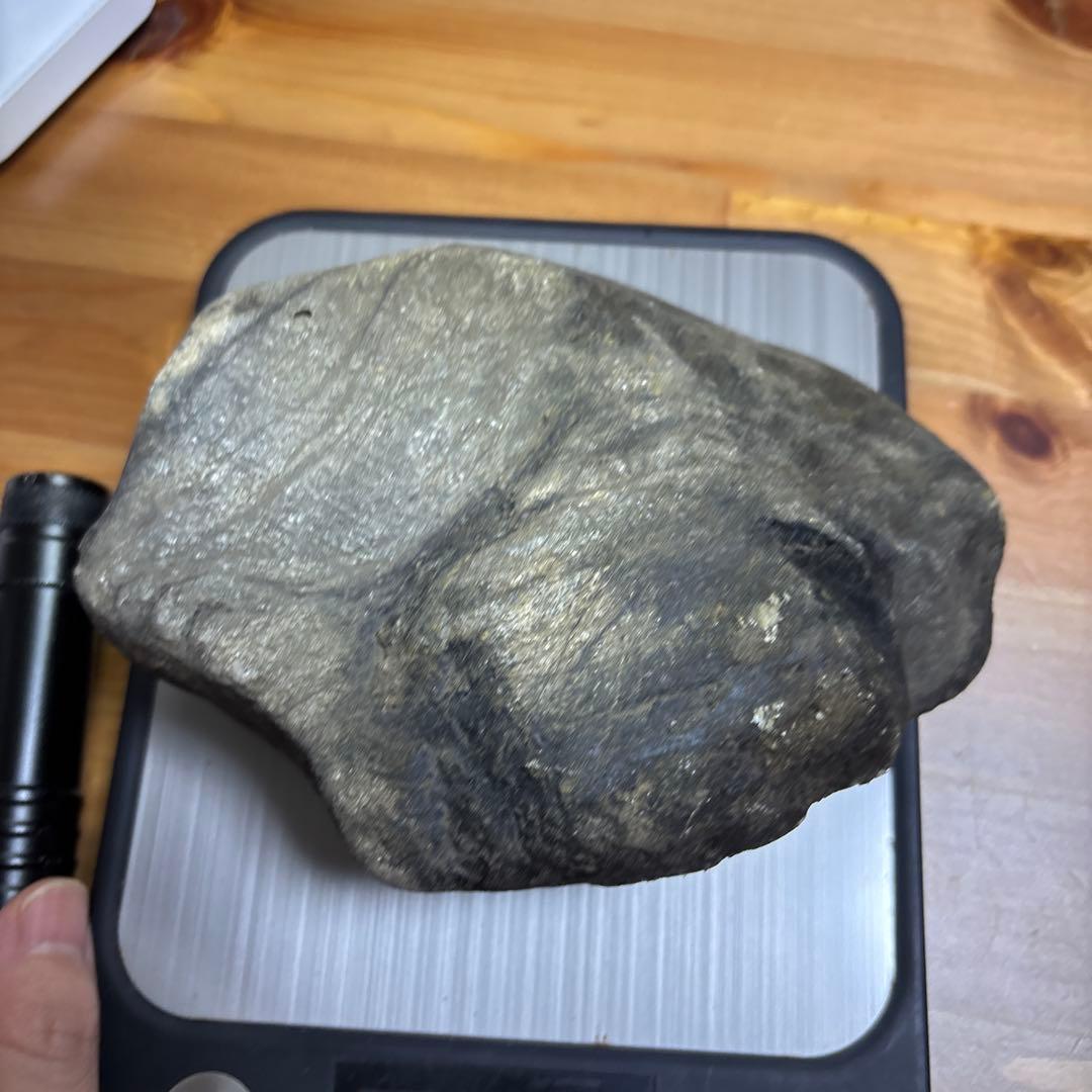 ミャンマー　ヒスイ　翡翠　原石　天然石　石