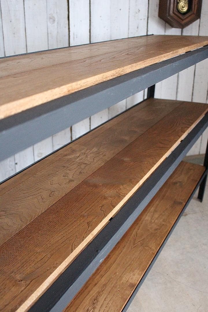 古いアイアンフレームと古材の収納棚　食器棚　オープンラック　靴棚　古家具