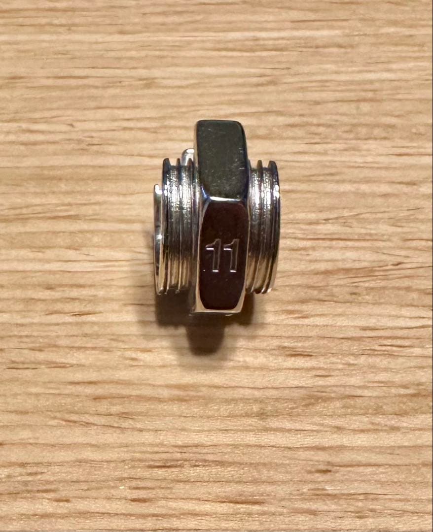 メゾンマルジェラ　ボルト&ナット　リジッドピアス