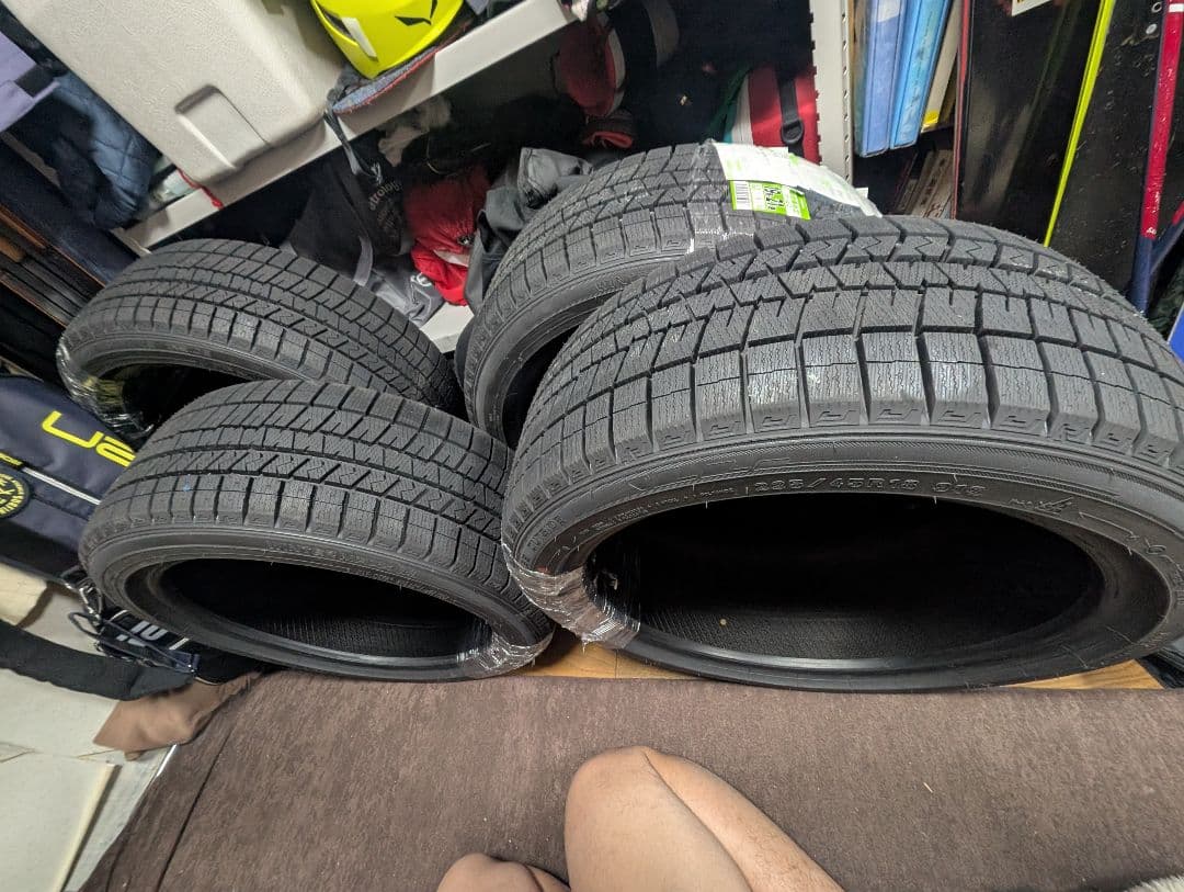 ウインターマックス03 スタッドレスタイヤ 225/45R18 4本セット