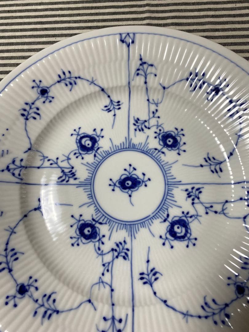 レアロイヤルコペンハーゲン ブルーフルーテッドプレイン 31cm耳付きプレート