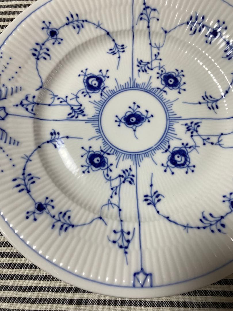 レアロイヤルコペンハーゲン ブルーフルーテッドプレイン 31cm耳付きプレート