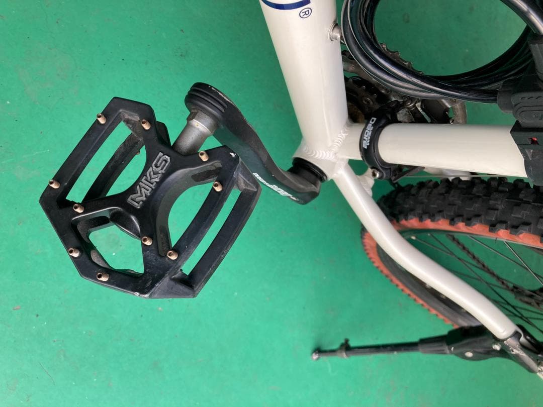 ルイガノLOUISGARNEAU BART MTB 400サイズ　ホワイト