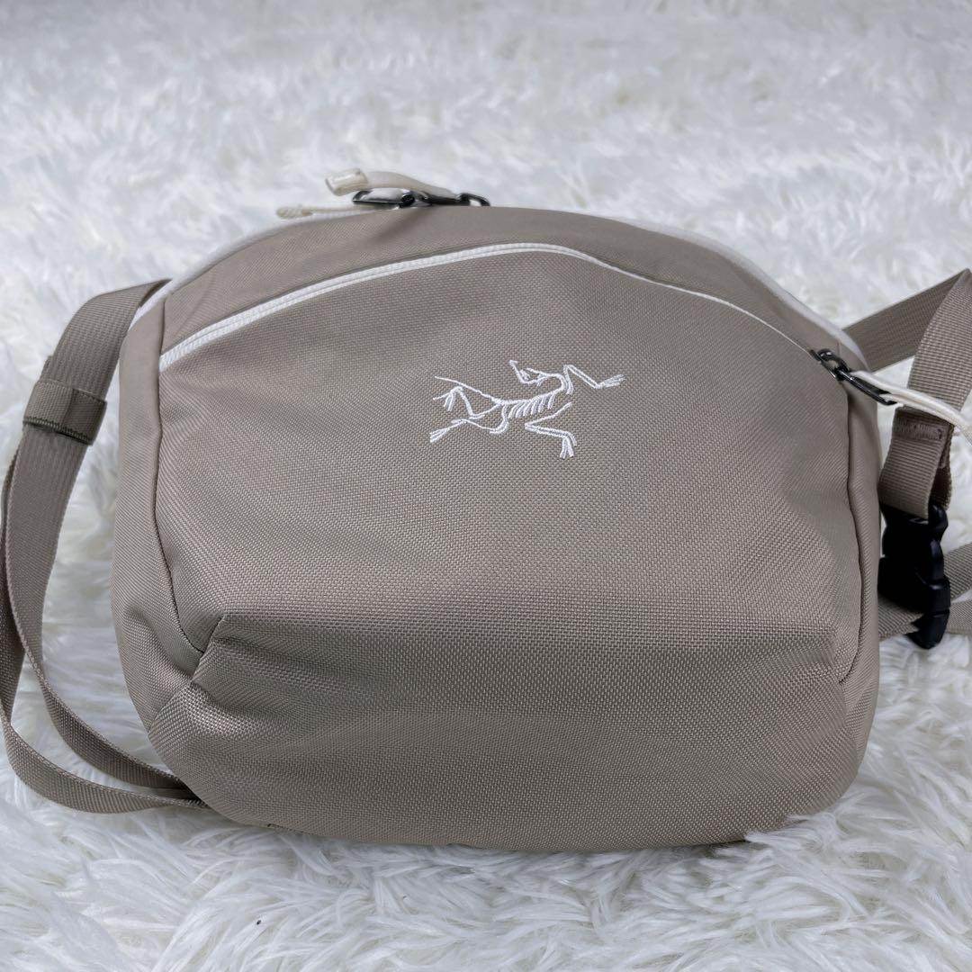 【美品】ARCTERYX アークテリクス　マンティス2 ベージュ