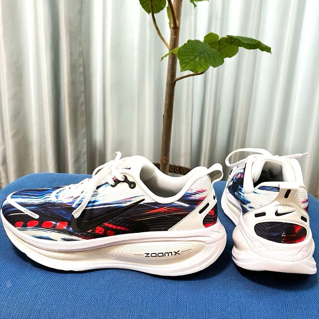 NIKE VOMERO 18 ナイキ ボメロ18 ホワイト ブルー レッド