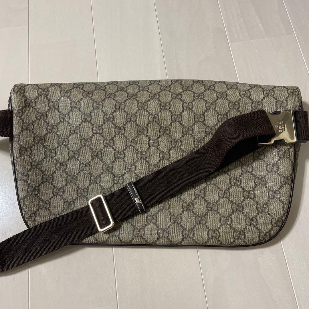 GUCCI ボディバッグ・ウエストポーチ