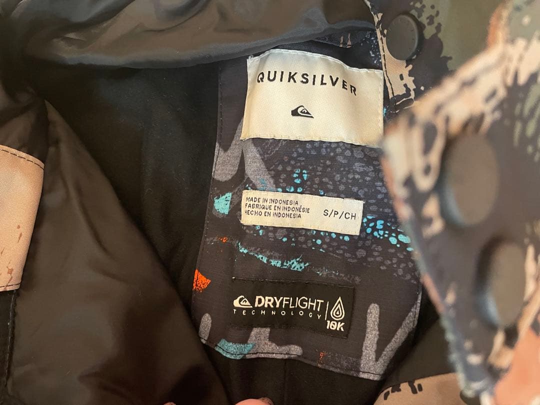 QUICKSILVER 美品 スノーボードパンツ Sサイズ 迷彩　カモフラ