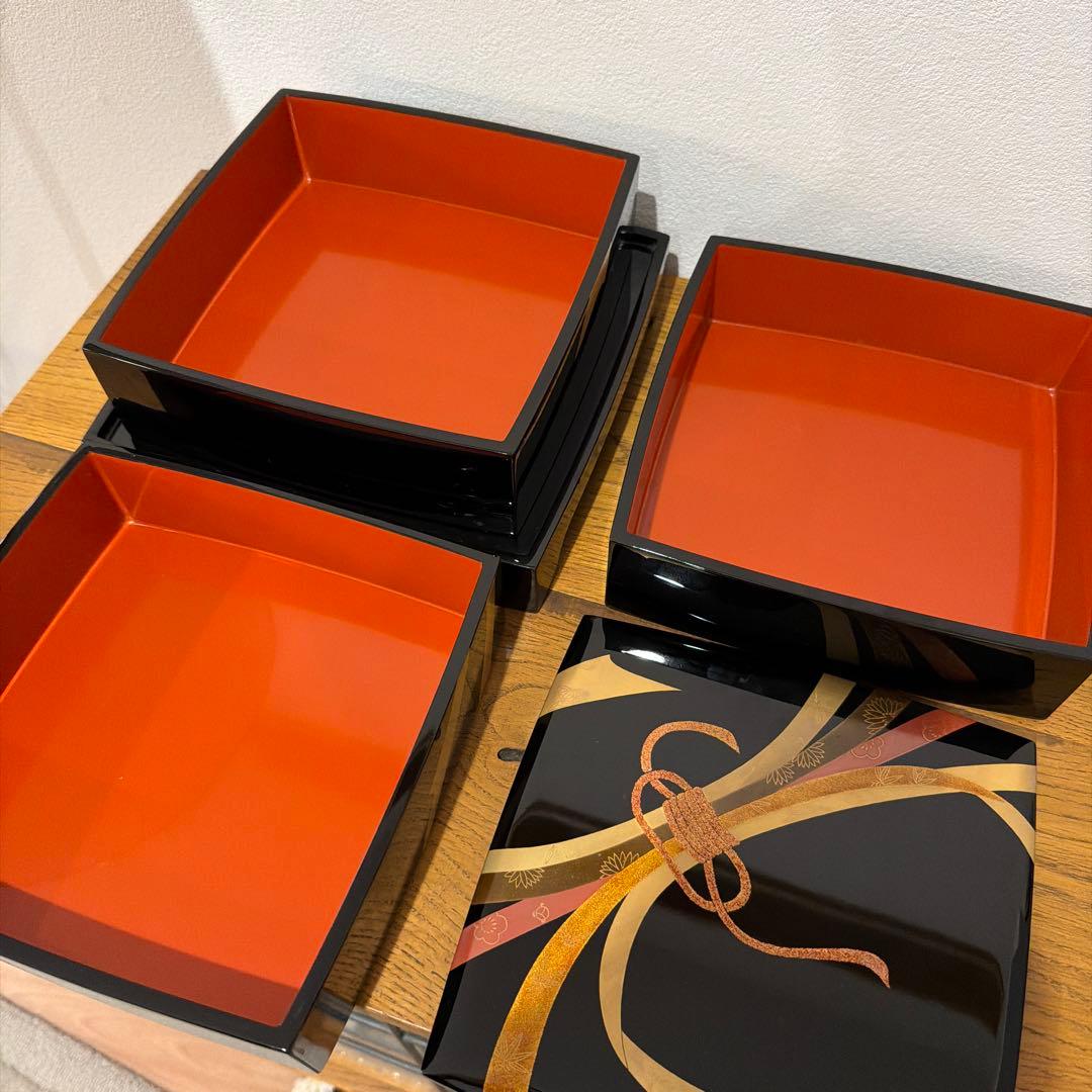 輪島塗 漆器 3段重箱 共箱・台座付き