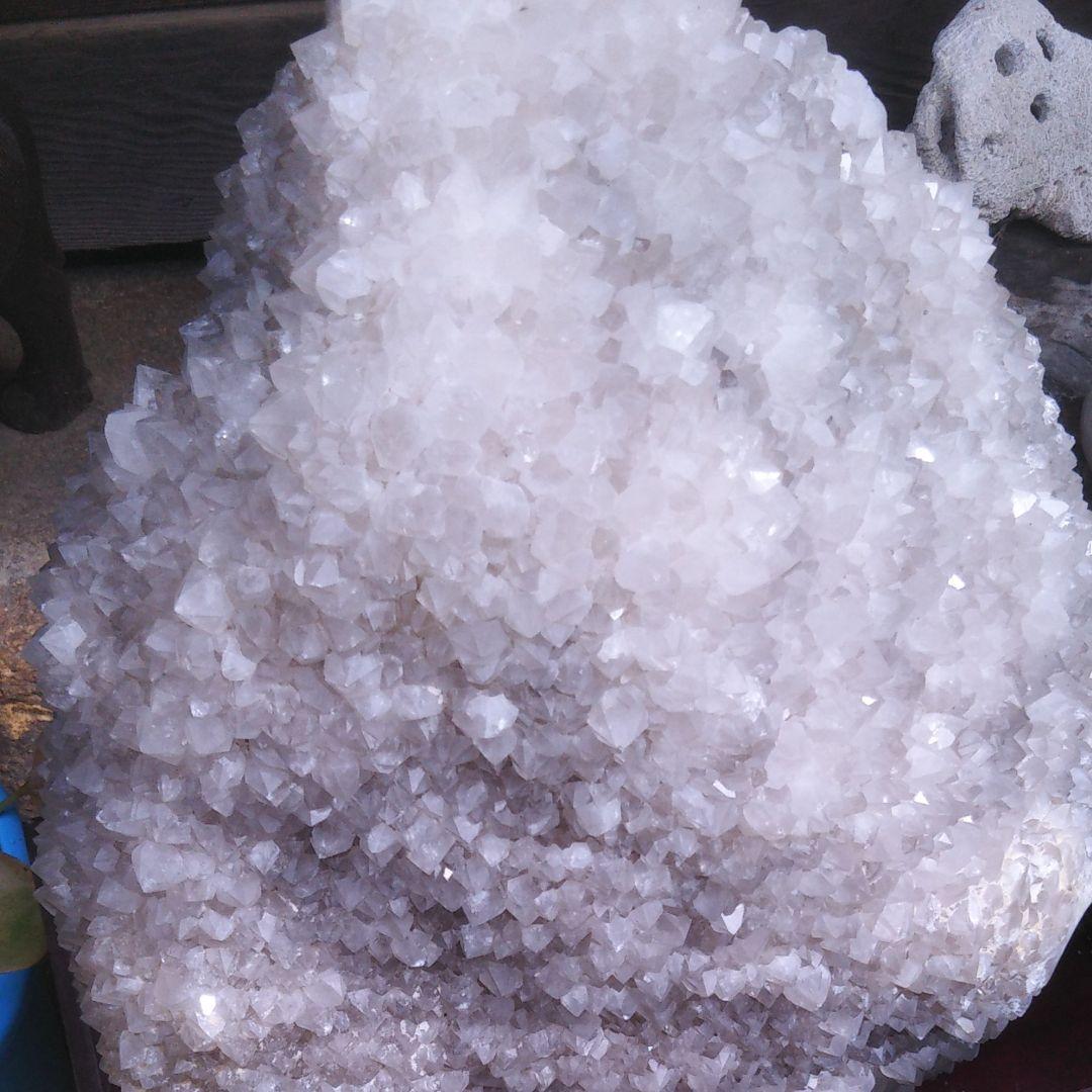 水晶塊 　原石（一見　おむすび状態？）