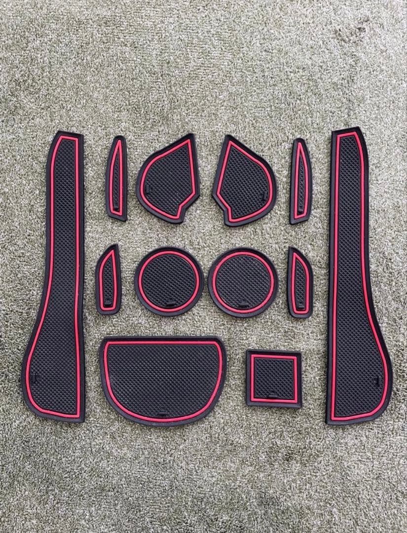 日産　ジューク　純正　アームレス、滑り止マット、