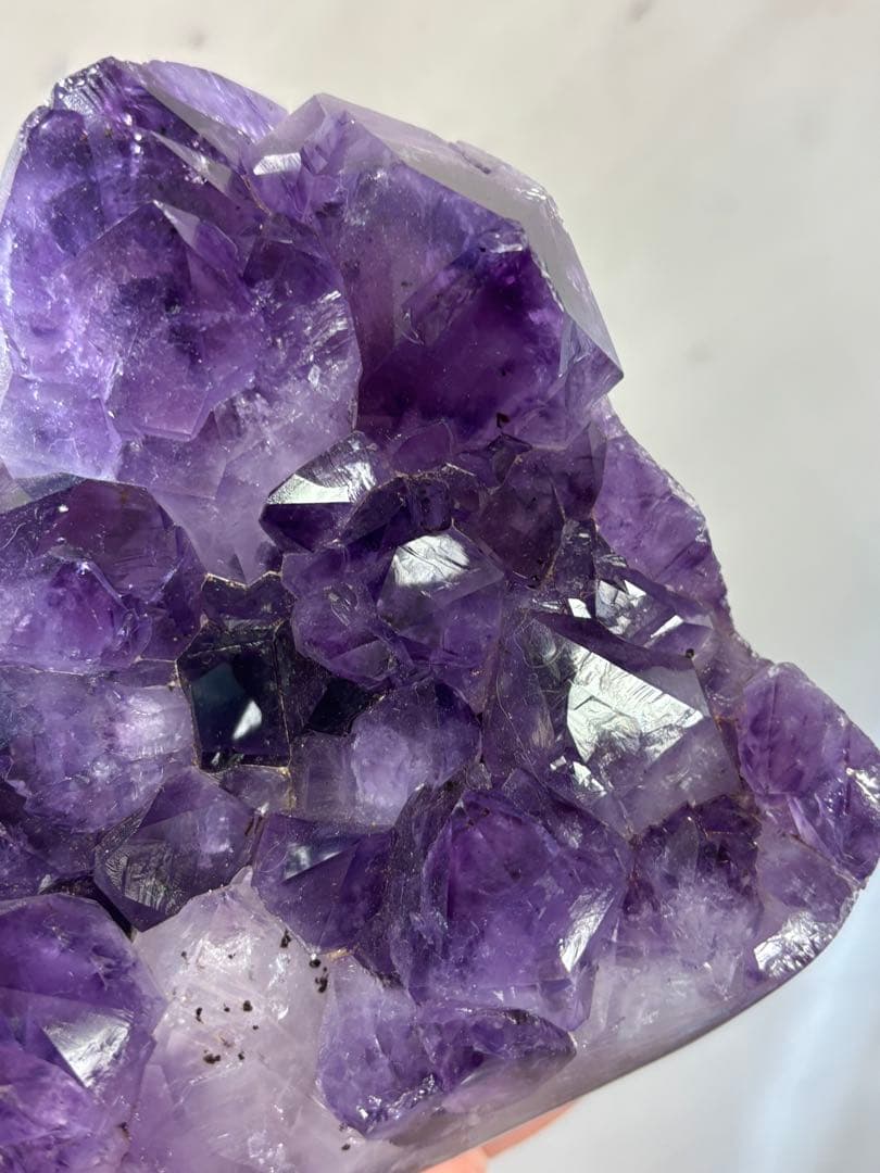 ブラジル産　大きめの結晶　アメジスト　クラスター　1652g テリ艶　ゴージャス