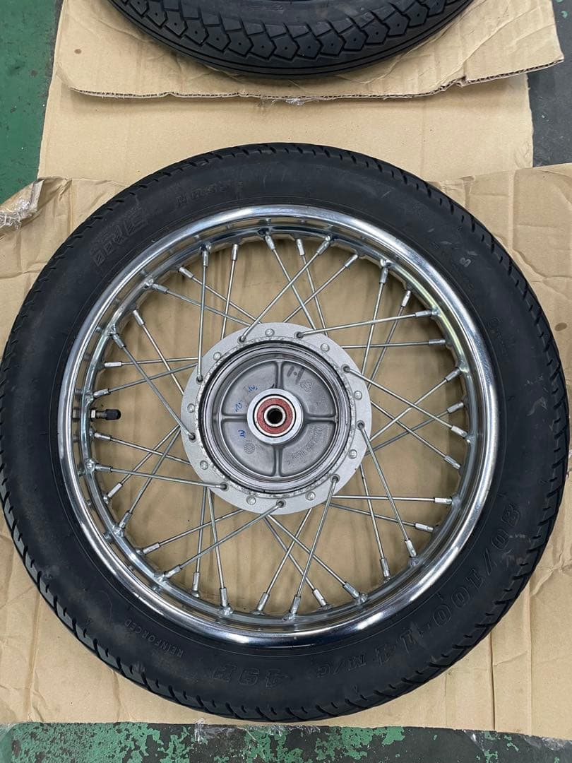 スーパーカブホイールとタイヤ前後セット