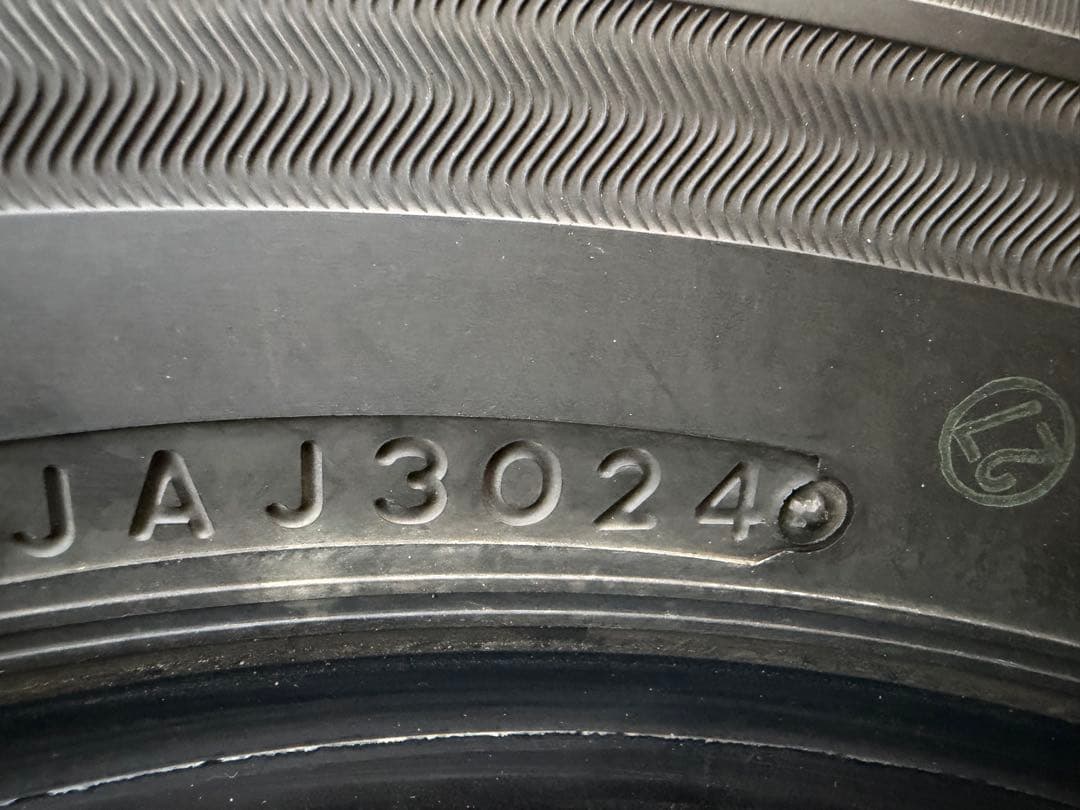 205/65R16 ブリヂストン スタッドレスタイヤ2本　2024年製　VRX3