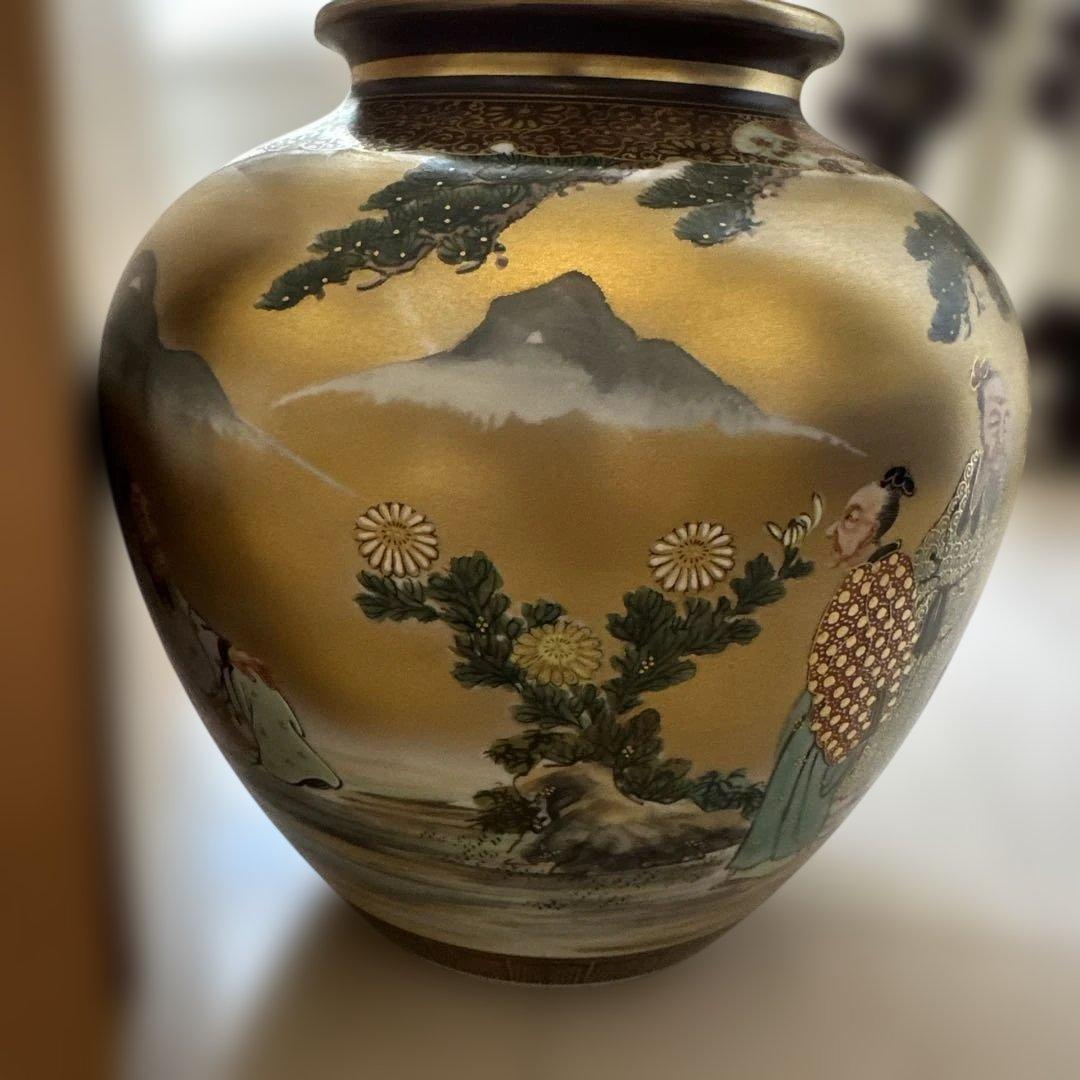 金色の陶器花瓶 手描き　九谷焼
