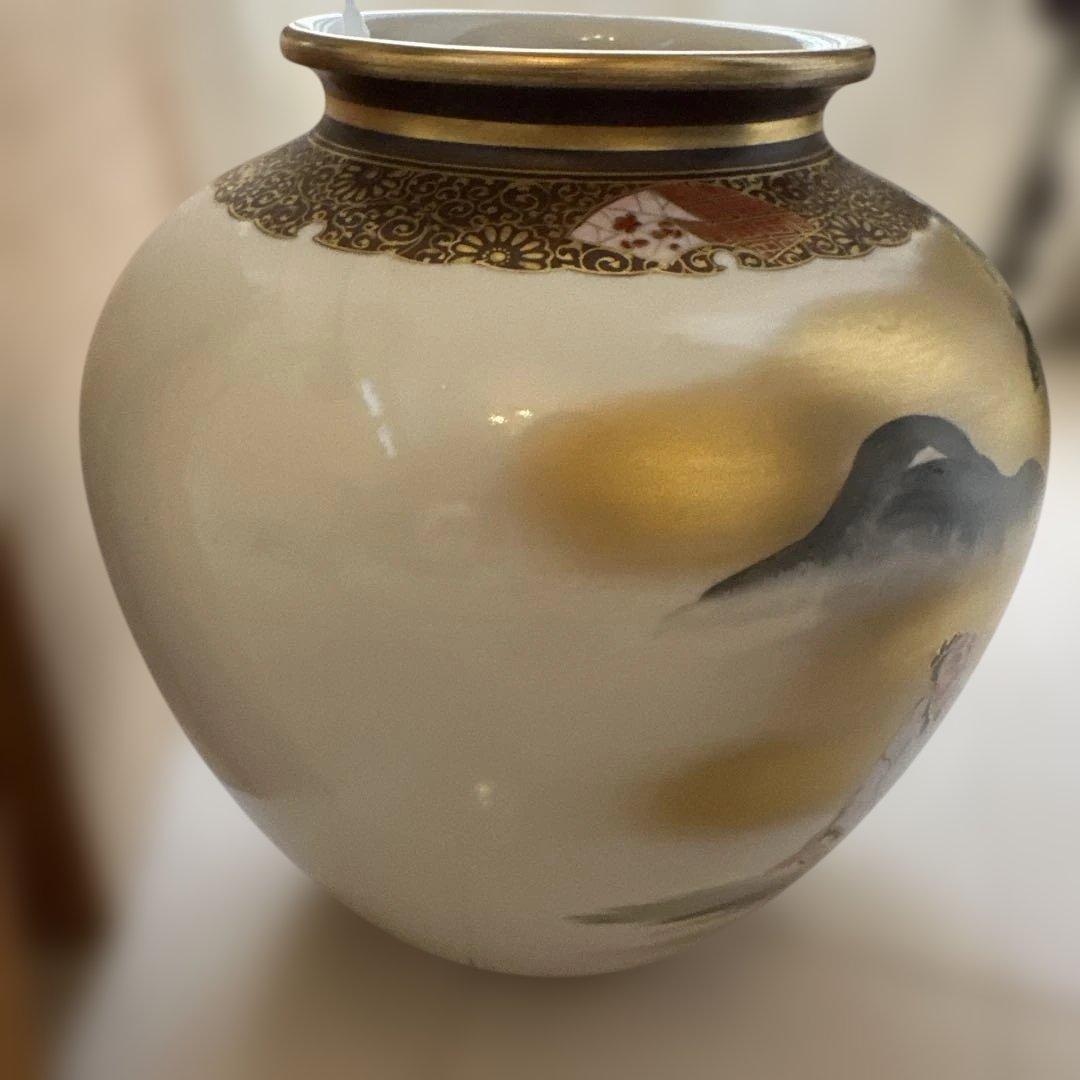金色の陶器花瓶 手描き　九谷焼